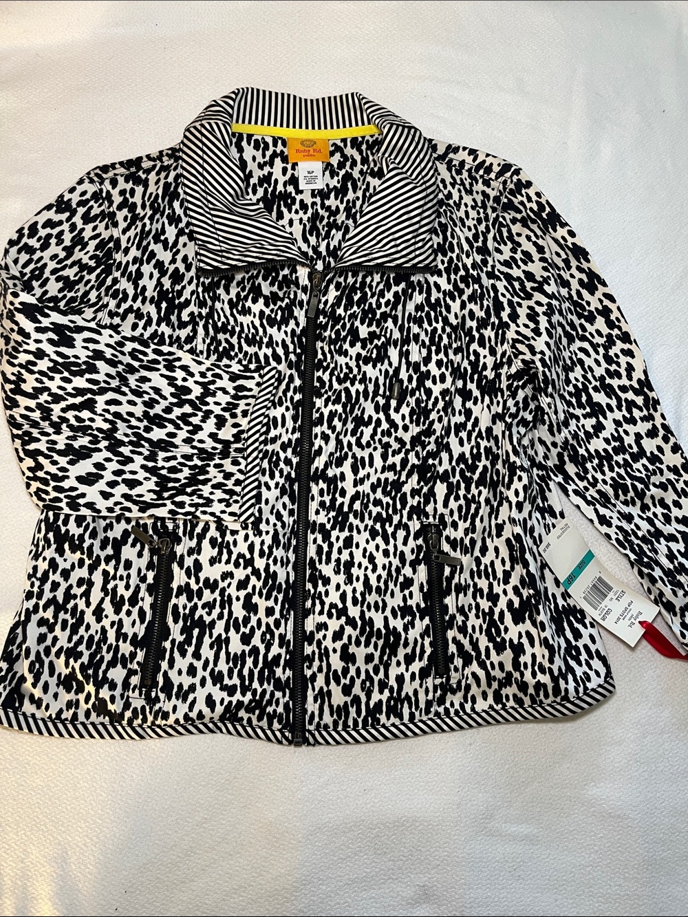 Vintage NWT Ruby Rd. Stylish Black & White Animal Print Jacket - Women's